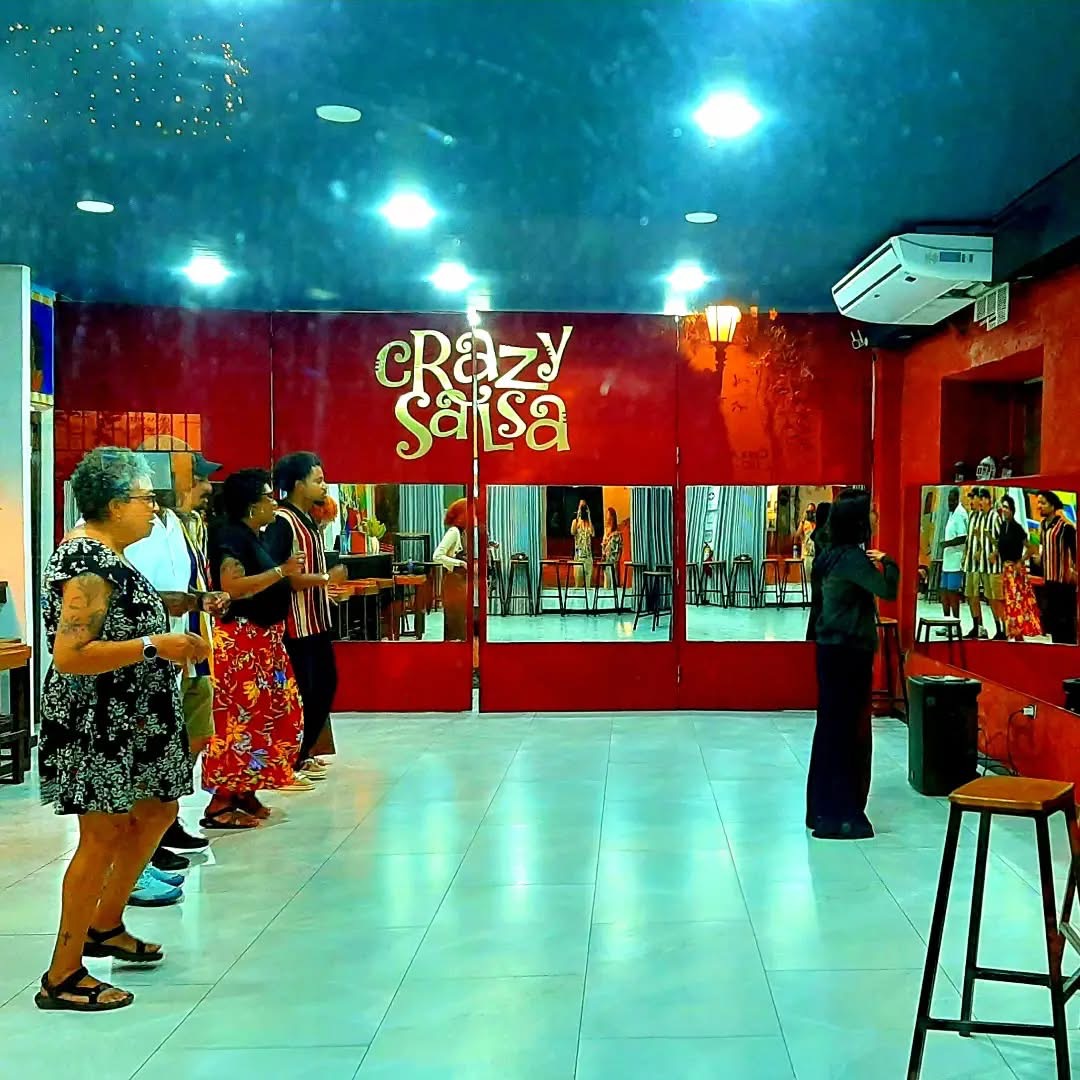 Salsa-Gruppenkurs im Studio von Crazy Salsa in Getsemaní, Cartagena